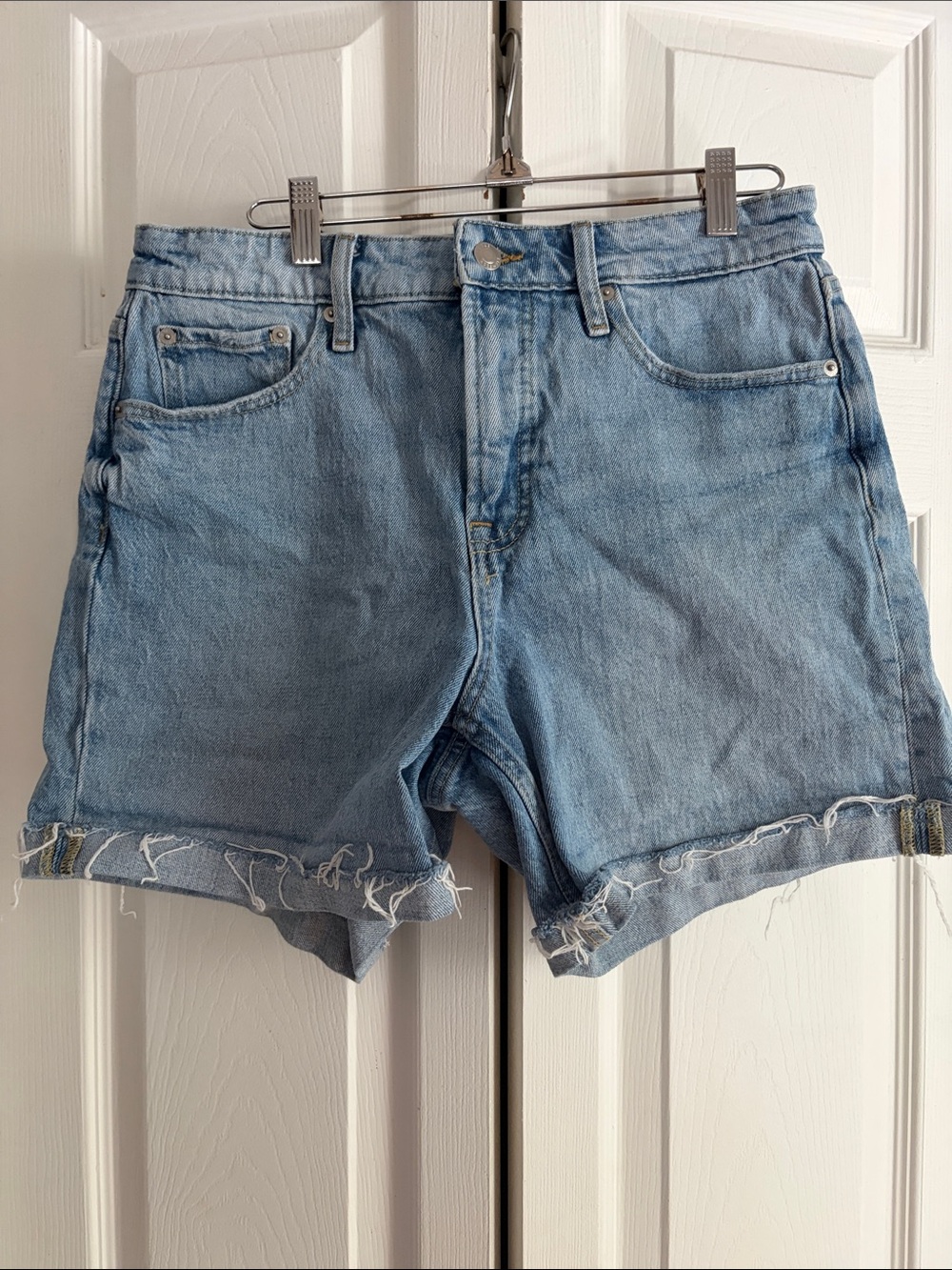 Light Wash Denim Cutoff Shorts - Casual Frayed Hem